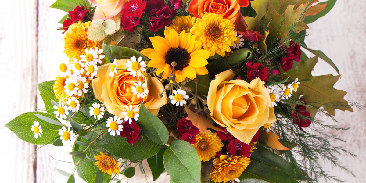 Symbolize Your Love with Thoughtful Anniversary Flower Gifts