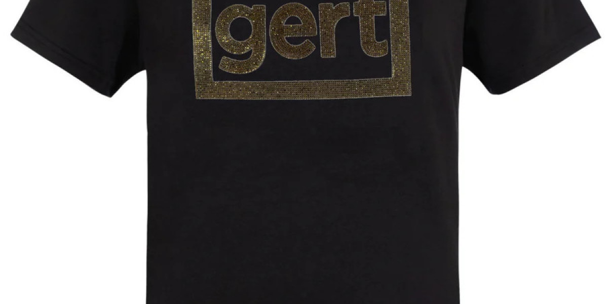 Gert Crystallized T-Shirt: Elevating Fashion with Sparkle and Style