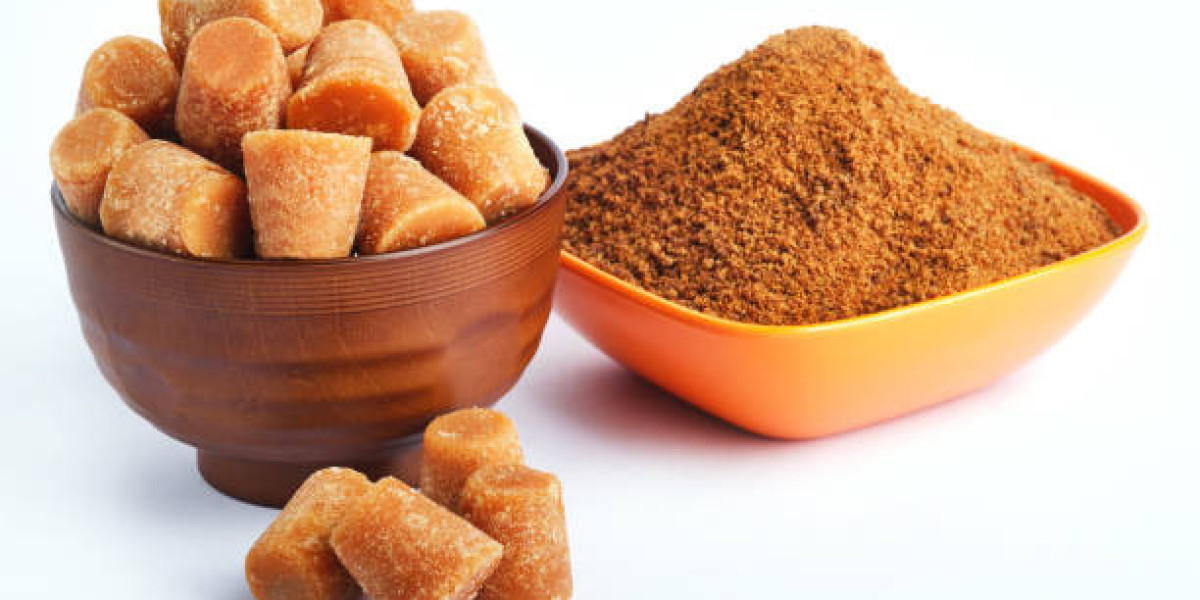 Organic Sugarcane Jaggery Powder: Nature’s Golden Sweetener