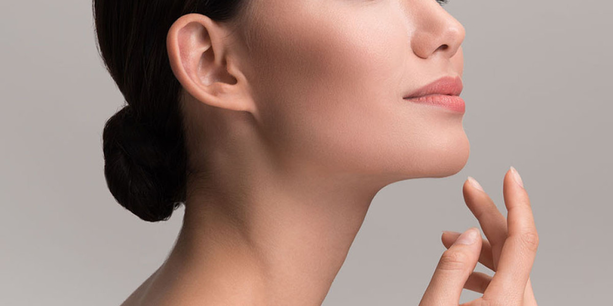 Liquid Rhinoplasty vs. Traditional Rhinoplasty: What You Should Know Before Booking in Dubai