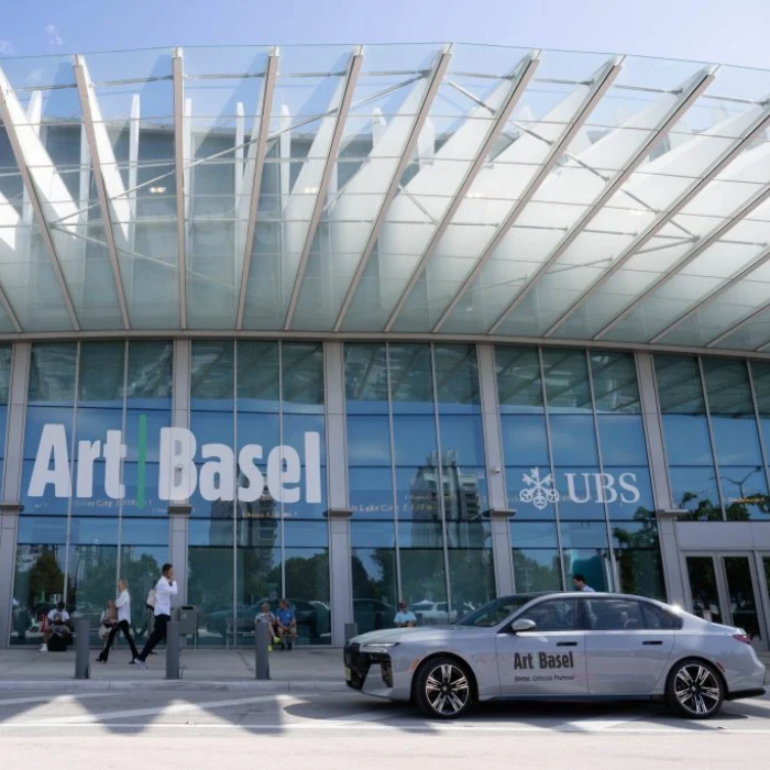 Art Basel Miami: Explore with Flamingo Bus Art Tours