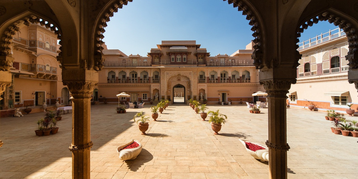 Rajasthan Tour Packages That Celebrate the Grandeur of India’s Desert Kingdom