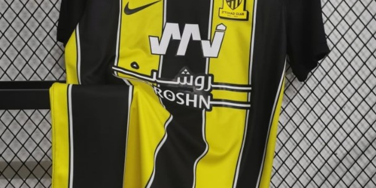 قميص الاتحاد الجديد من سبورت تاتش – أحدث تغيير في عالم الملابس الرياضية