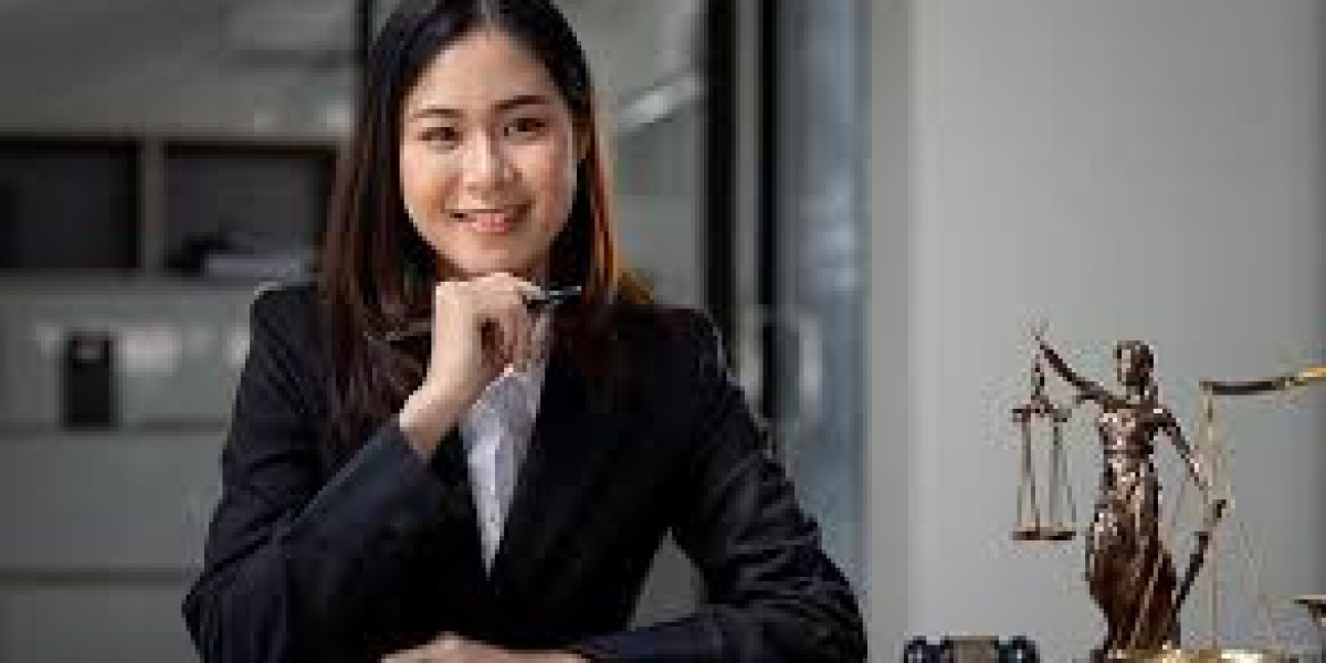 Developing Your Career with a Female Employment Lawyer