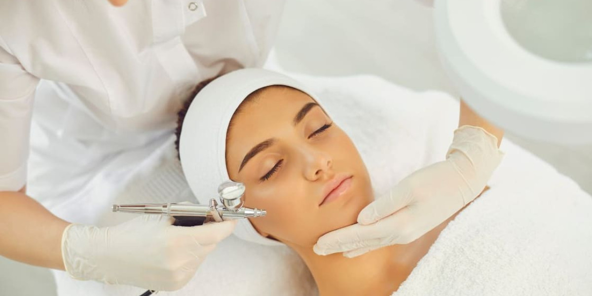 Jet Peel Device: The Future of Non-Invasive Skincare with Ojanbeauty