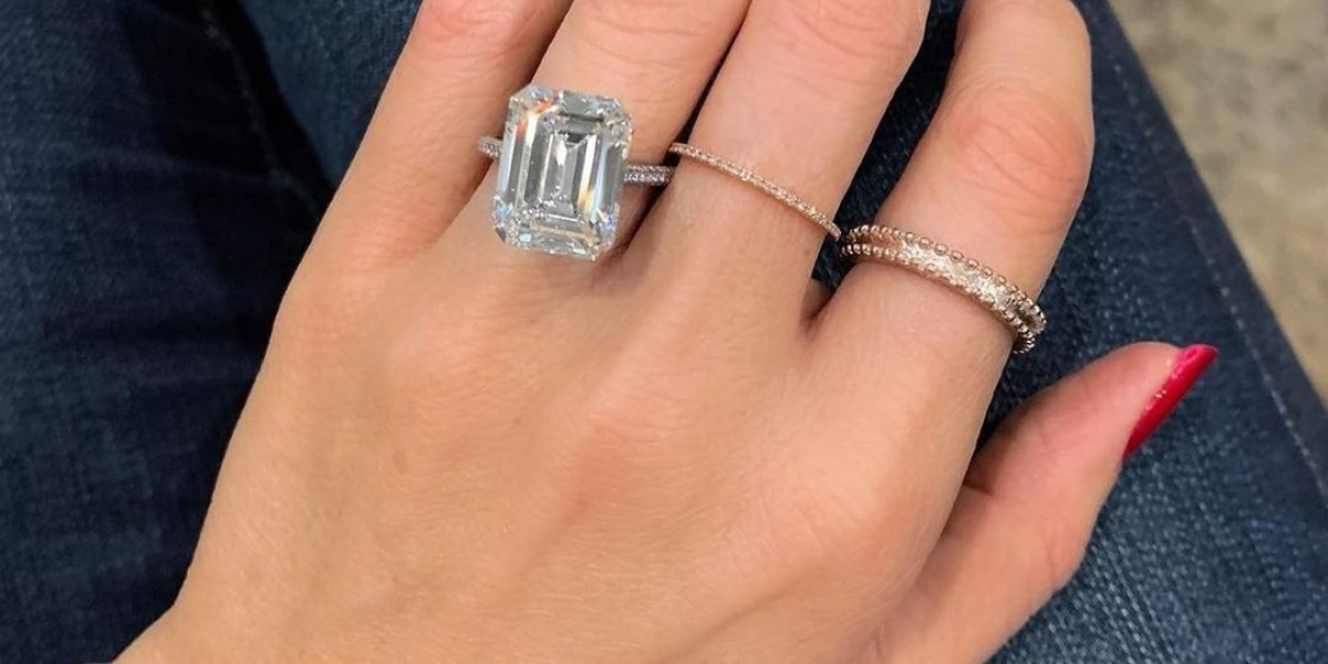 Romantic proposal ideas with emerald cut diamond rings