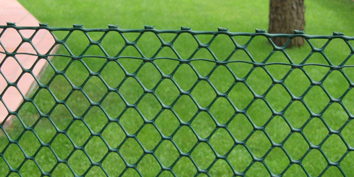 Why More Property Owners Are Choosing Plastic Fencing
