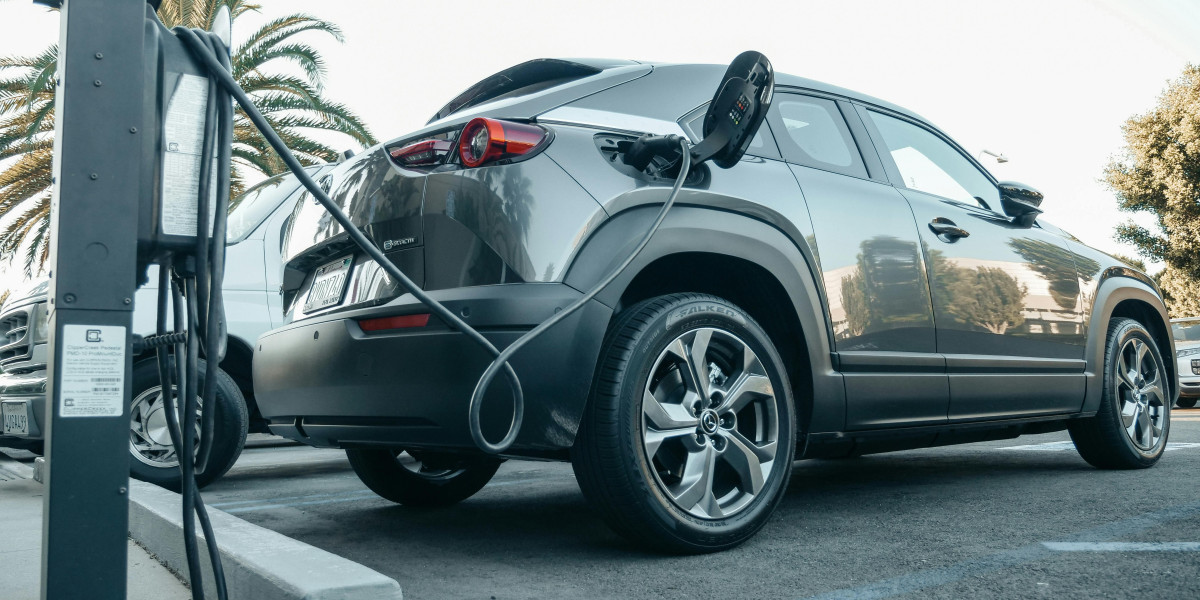 Electric Vehicle Storage: Tips & Must Dos