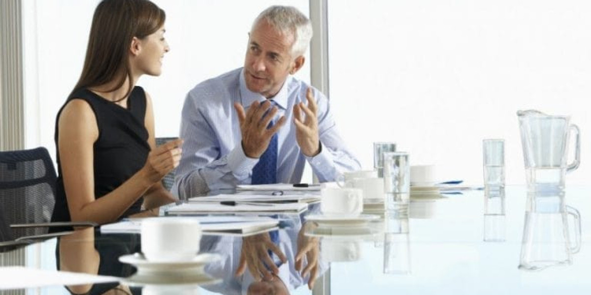 Strengthen Your Leadership Abilities with Management & Leadership Training