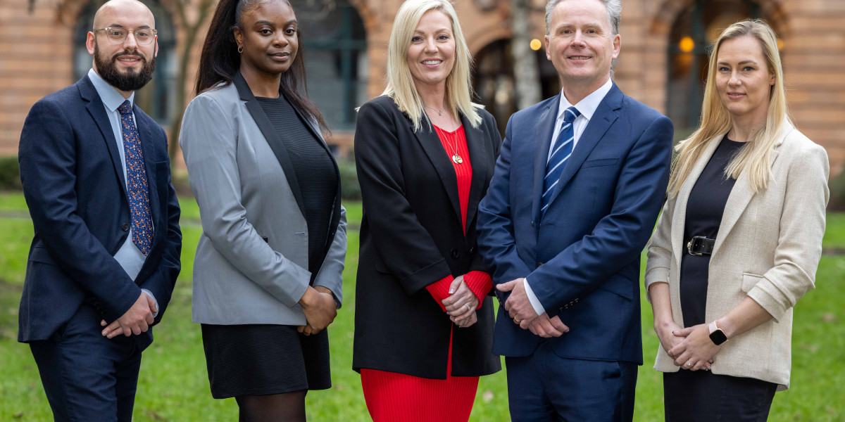 Expert Immigration Assistance: Why Choosing Immigration Solicitors in Manchester is Crucial