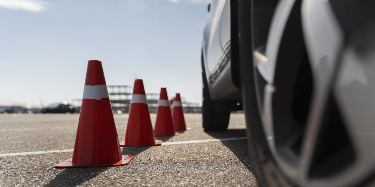 Step-by-Step Guide to Smooth Lane Changing for New Drivers in the USA in 2026