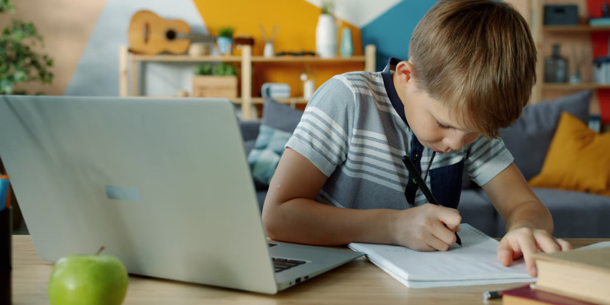 How Score Academy’s Online School Supports Learning Beyond the Classroom