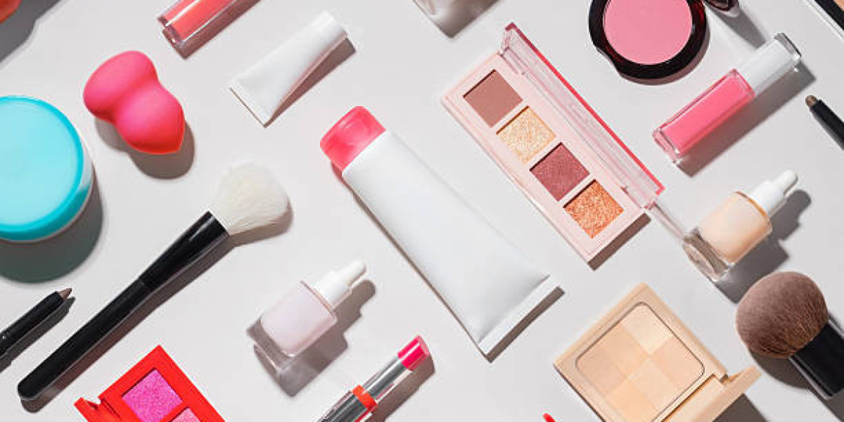 Newest Makeup Trends: Elevate Your Beauty Game